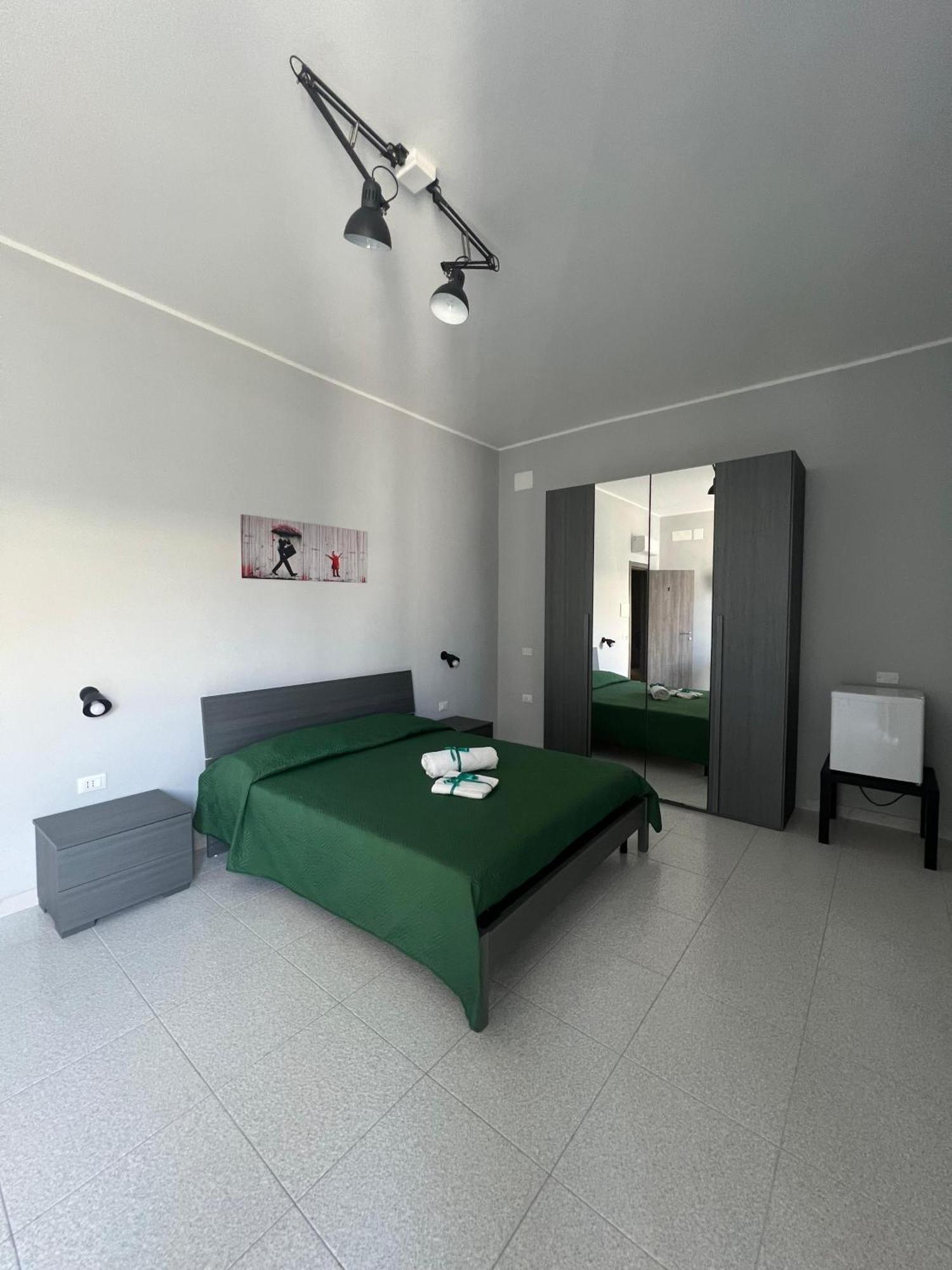 Settetrequattro Rooms Syracuse Bagian luar foto